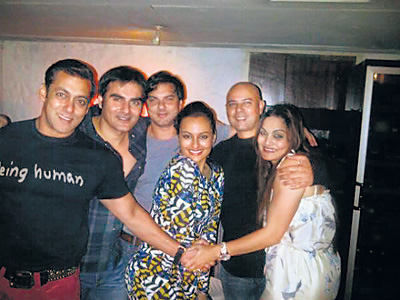 Slideshow, Salman Khan celebrates sister Alvira's birthday